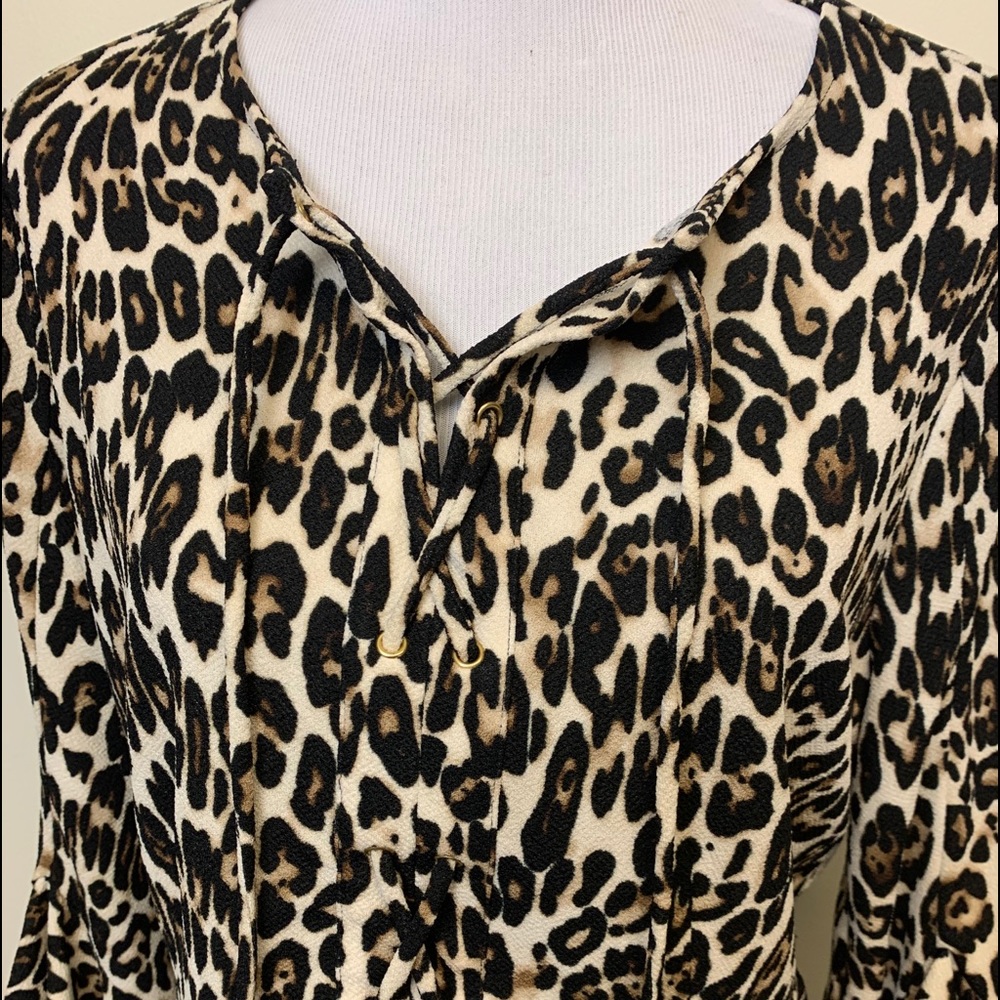 Chico’s Leopard Print Top Chico’s Size 2 (L - 12) - Picture 2 of 15